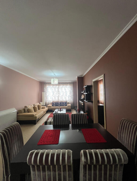 Apartament 3+1 per qera