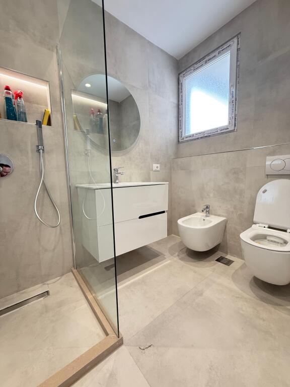 Apartament me qera 2+1 tek fusha e Aviacionit