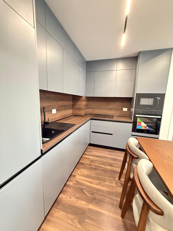 Apartament me qera 2+1 tek fusha e Aviacionit