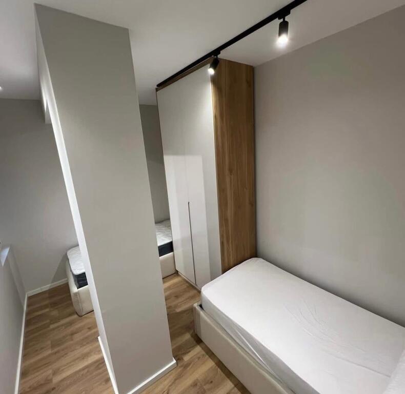Appartamento 2+1 in vendita in Via Kavaja, vicino a Globe.