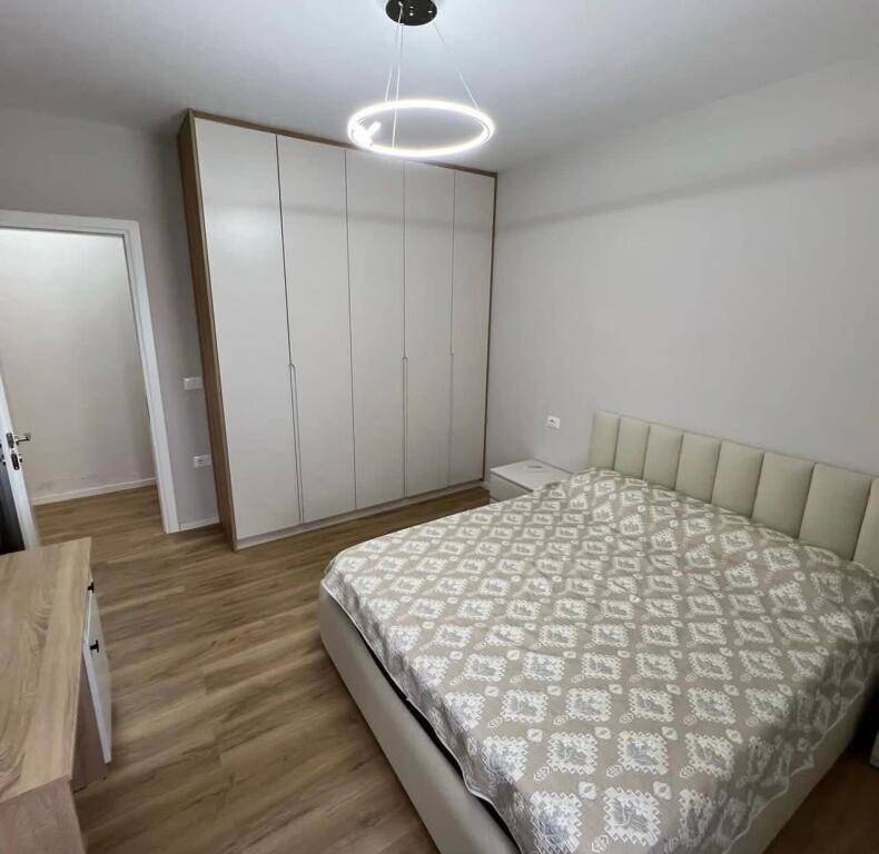 Appartamento 2+1 in vendita in Via Kavaja, vicino a Globe.