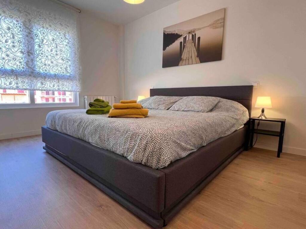 Apartament me qera 2+1 Tek 21 Dhjetori (ID B220263) Tirane