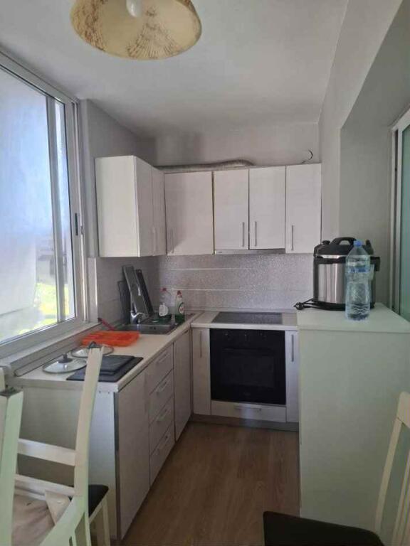 Affittasi appartamento 1+1 Vasil Shanto di fronte a KESH