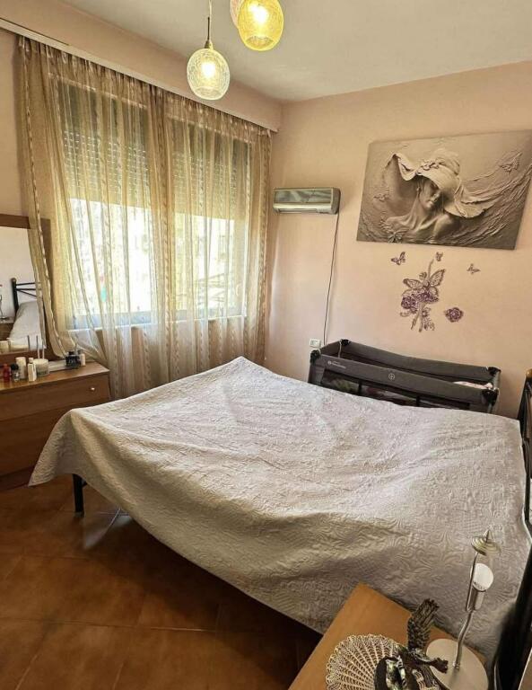 Shitet Apartament 1+1 - Astir, pranë ARC Hotel