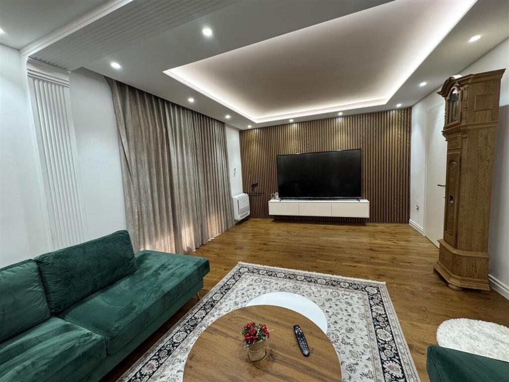 VILLA IN AFFITTO 400 M2 QTU 2.000 EURO