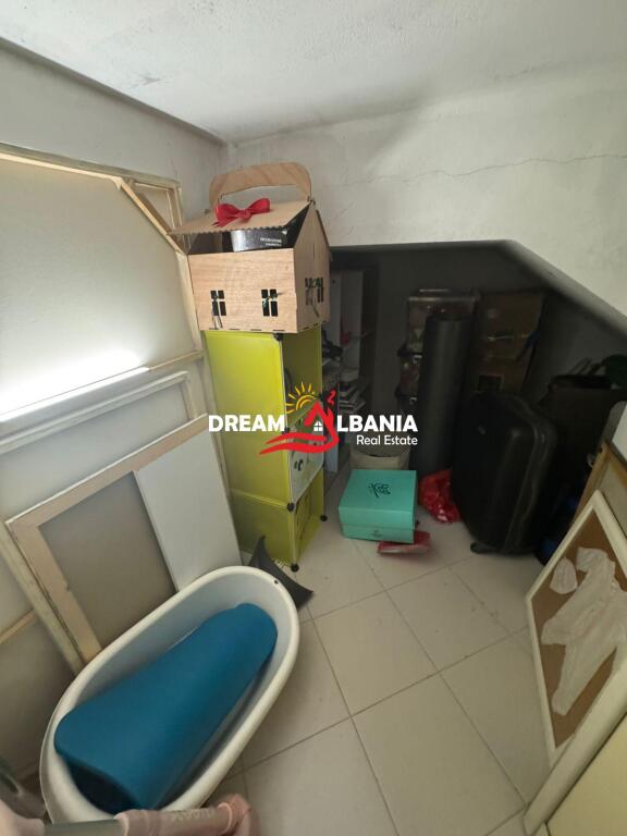 Apartment 3+1+2 for sale, at Liqeni Thate, near Rr Peti (ID 4131460)