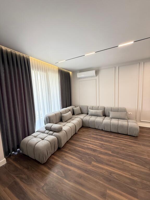 Apartament me qera 2+1 tek fusha e Aviacionit