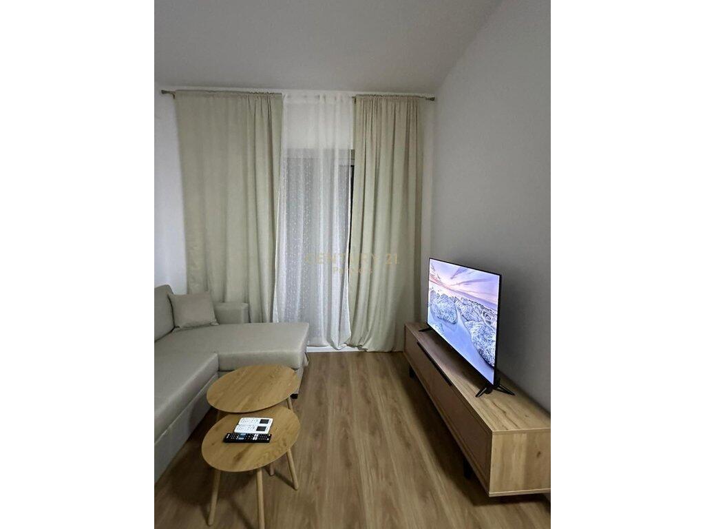 We rent a 1+1 apartment at the OXA complex