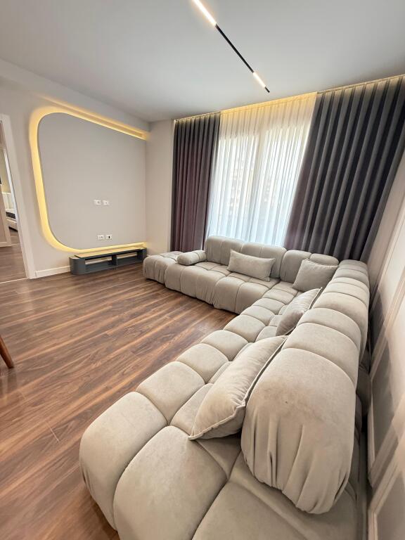 Apartament me qera 2+1 tek fusha e Aviacionit
