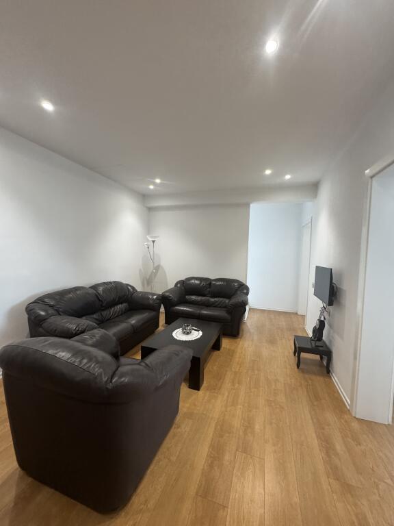 Appartamento 2+1 in affitto - Yzberisht - Tirana