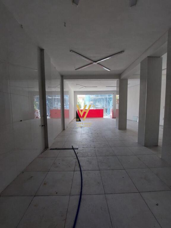 SHOP 105 M2 FOR RENT AT PAZARI I RI 800 EURO