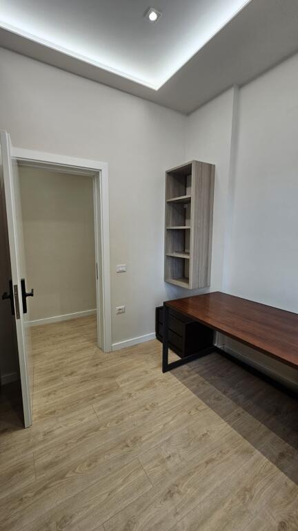SUPER APARTMENT FOR RENT AT DRY LAKE 3+1+2, TIRANA