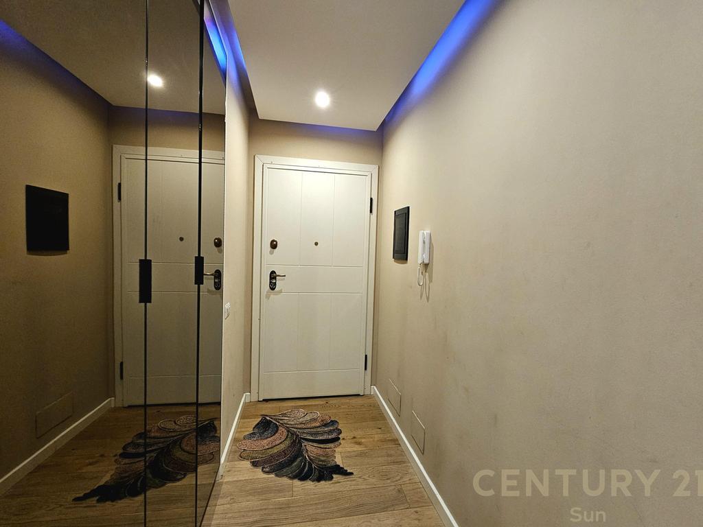 🏢 Appartamento 2+1 con Posto Auto incluso nel Complesso Magnet – Tirana,