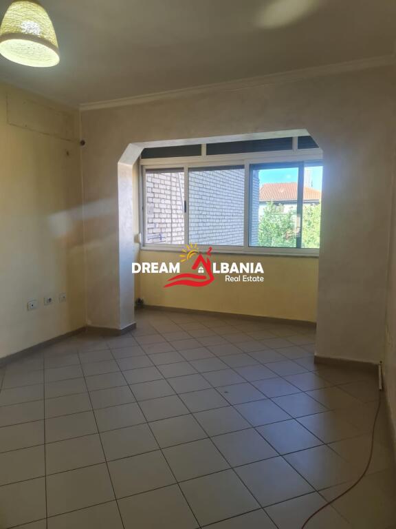 Apartment 1+1 for sale on Joan of Arc Boulevard near the Elbow in Tirana (ID 4119426)