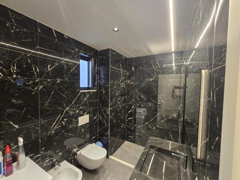 JEPET ME QERA APARTAMENT 2+1 1000 EURO XHAMLLIKU