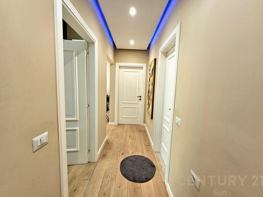 🏢 Appartamento 2+1 con Posto Auto incluso nel Complesso Magnet – Tirana,