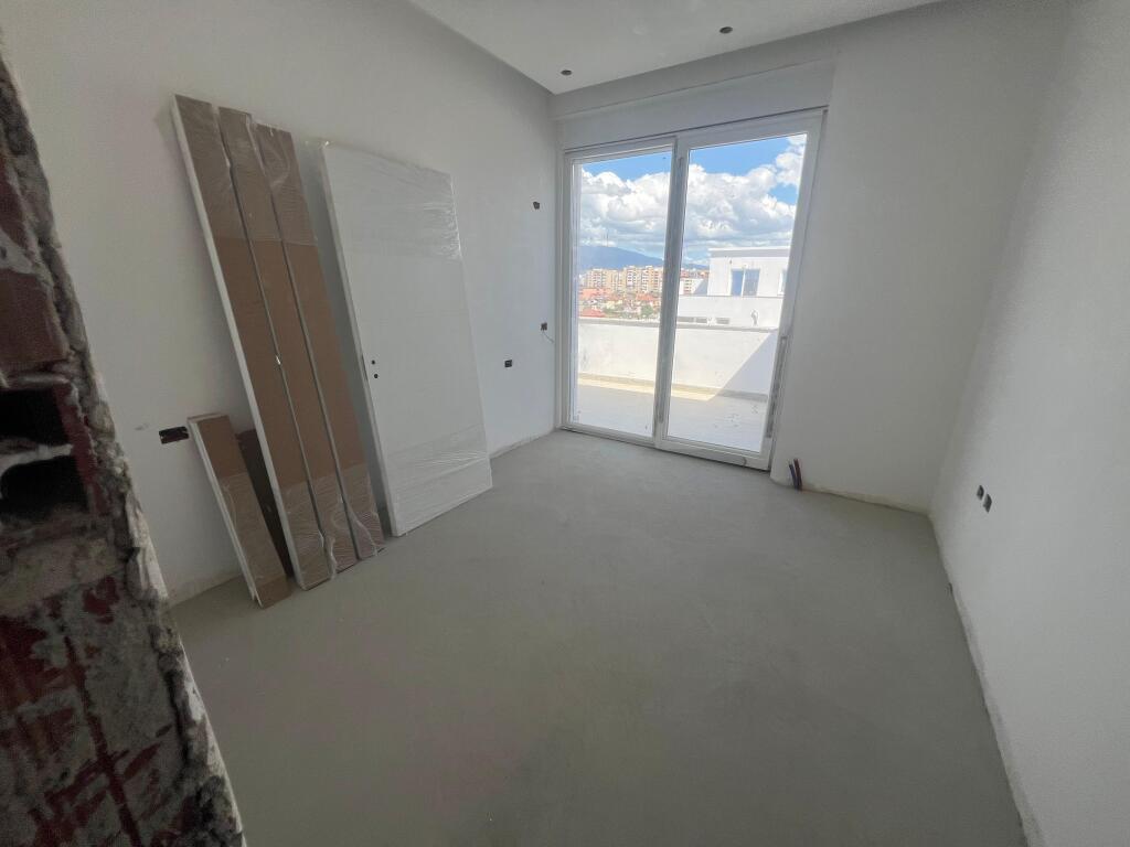 Shitet Apartament 2+1 me Verandë – Astir