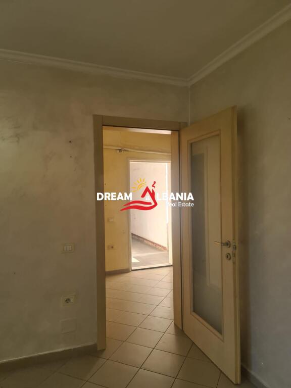 Apartment 1+1 for sale on Joan of Arc Boulevard near the Elbow in Tirana (ID 4119426)