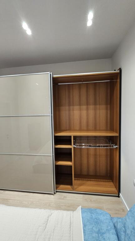 SUPER APARTMENT FOR RENT AT DRY LAKE 3+1+2, TIRANA