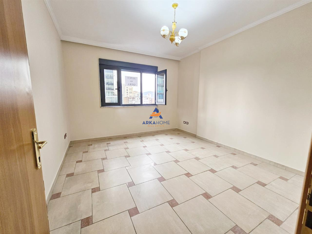APARTMENT FOR RENT 3+1+BALCONY "IN THE CENTER" 950 EURO.