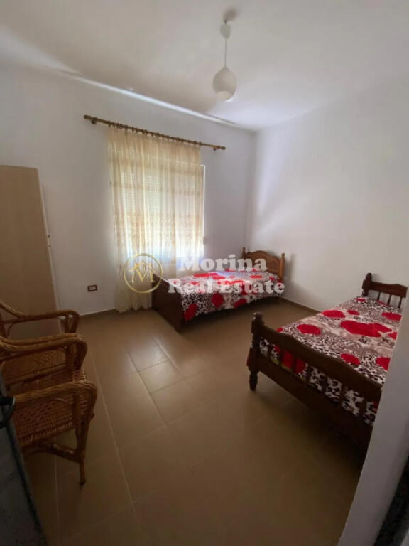 Affitto, Ingresso Privato 1+1, Via Jordan Misja, 300 euro/mese.