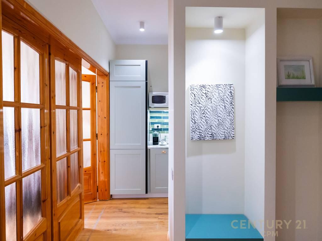 Appartamento 1+1+parcheggio in vendita con vista mare a Valona