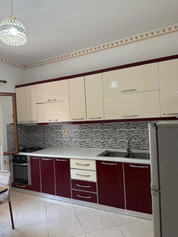 JEPET ME QERA APARTAMENT 2+1 350 EURO CASA ITALIA