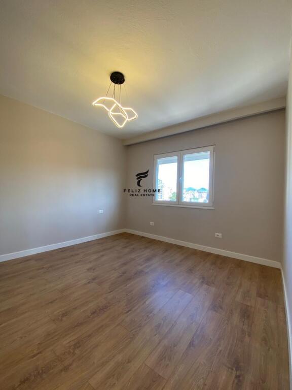ZYRE ME QERA 130 M2 BLLOK 2.000 EURO