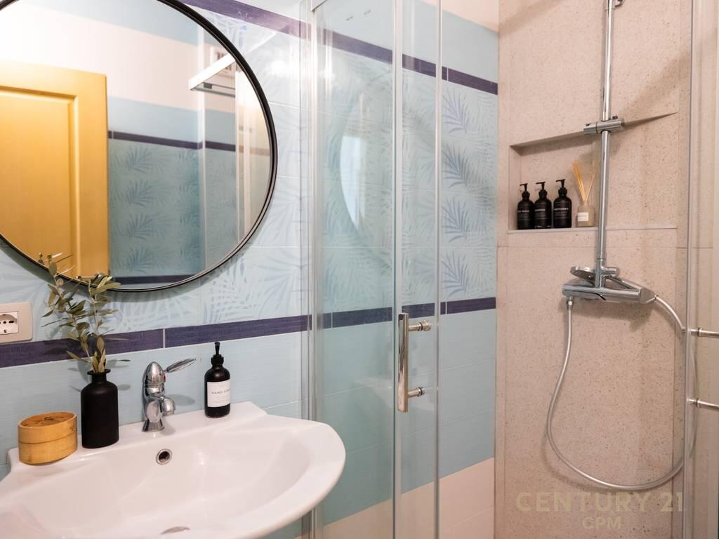 Appartamento 1+1+parcheggio in vendita con vista mare a Valona