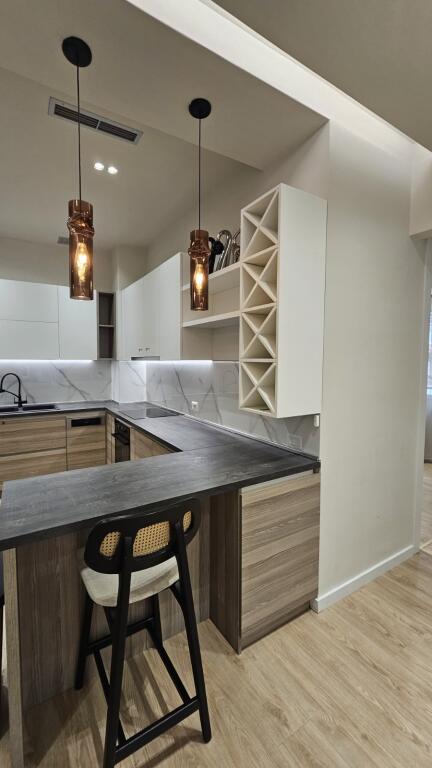 SUPER APARTMENT FOR RENT AT DRY LAKE 3+1+2, TIRANA