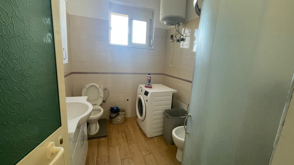 Qera, Hyrje 2+1+blk, Fakulteti i Mjekësisë