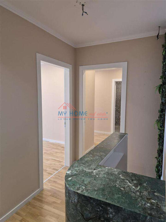Zyre me qera tek Lake View Residences
