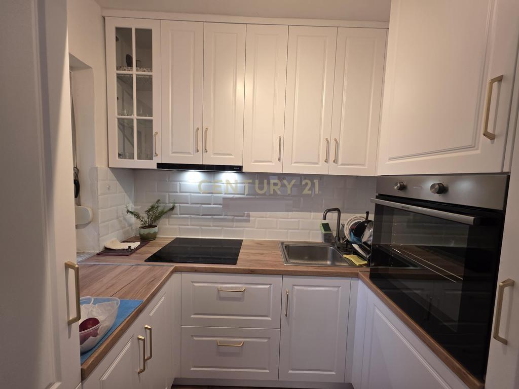 VENDIAMO APPARTAMENTO 2+1 VICINO AL NUOVO MATERNITÀ 155,000 €