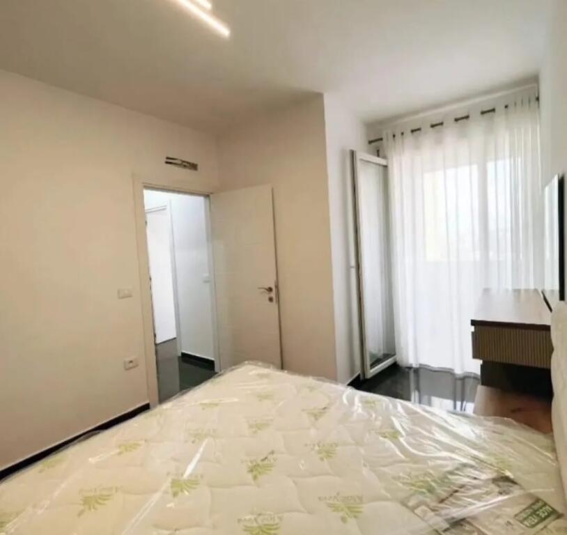 Jepet apartament 2+1+2 me qera te Golden Park Perballe Amerikan 3