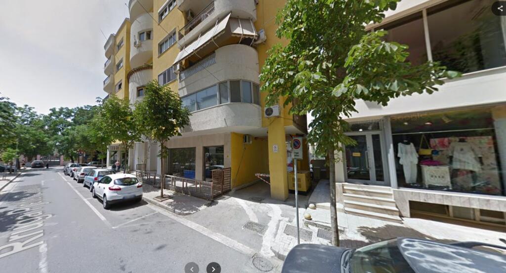 Super opportunity!!! Shop for rent Ground floor, (122m2+ 129 m2 basement), 240 m² 3,500 € (Near Dinamo Stadium)
