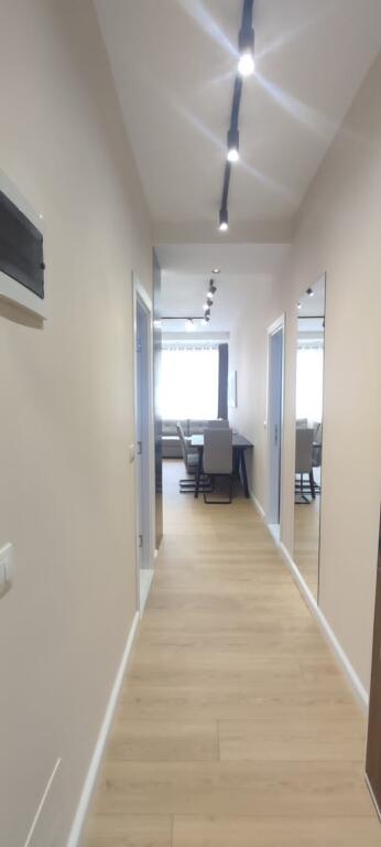 Shitet  Apartament 2+1+ballkon +tualete ( pa dritare )   ⛳️Laprake