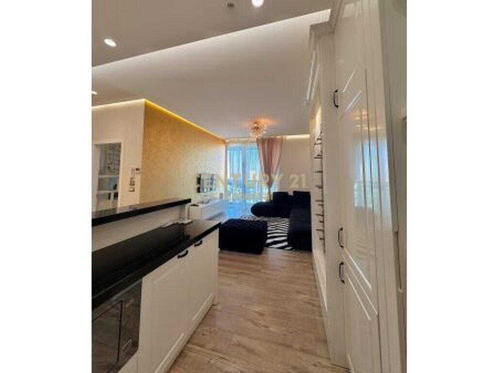 ✨ Appartamento 2+2 con Posto Auto – Ambasciatore 3, Eleganza e Sicurezza nel Centro di Tirana!