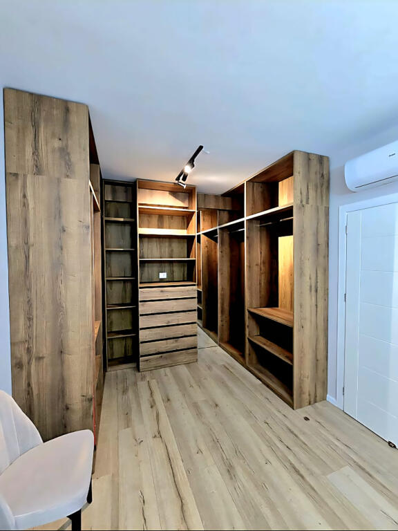 Apartament Me Qera 2+1+2+Post Parikimi ne Porcelan (ID B2201393) Tirane