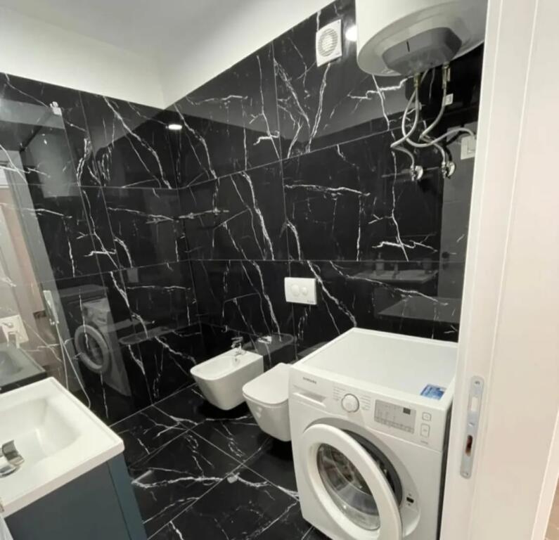 Jepet apartament 2+1+2 me qera te Golden Park Perballe Amerikan 3