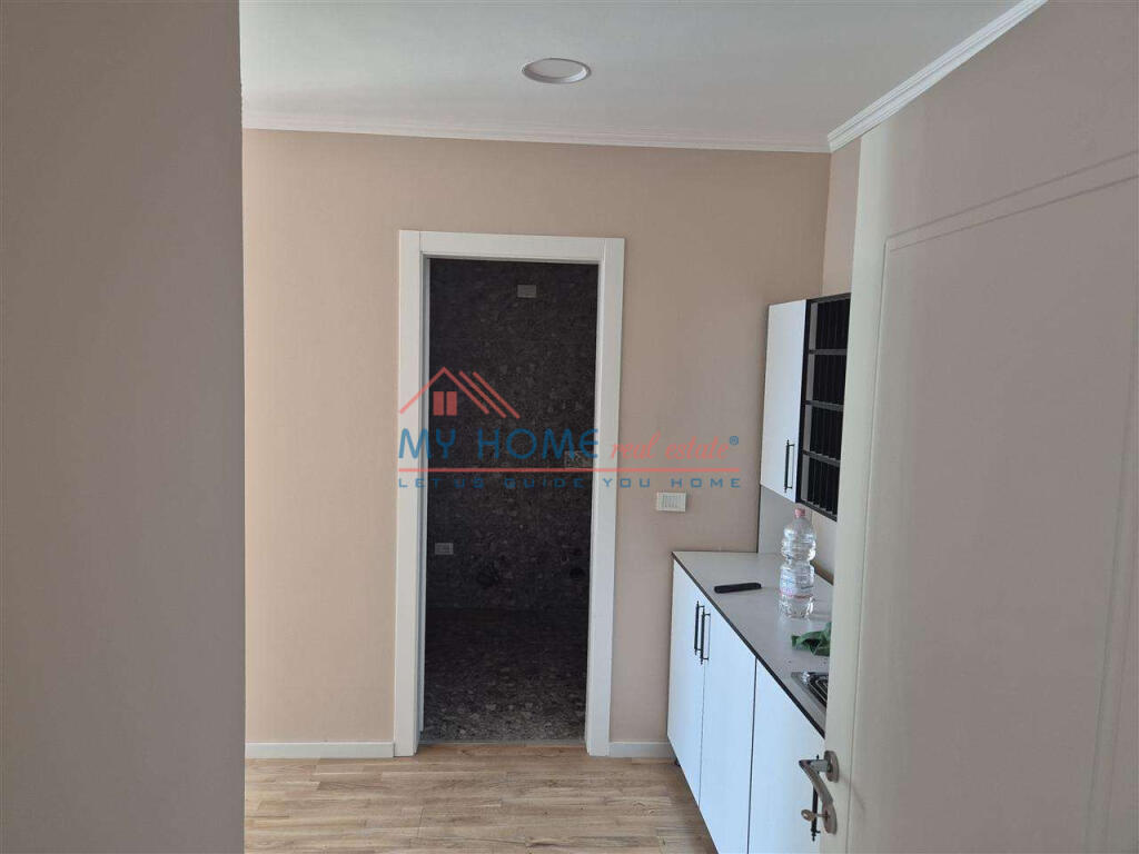 Zyre me qera tek Lake View Residences