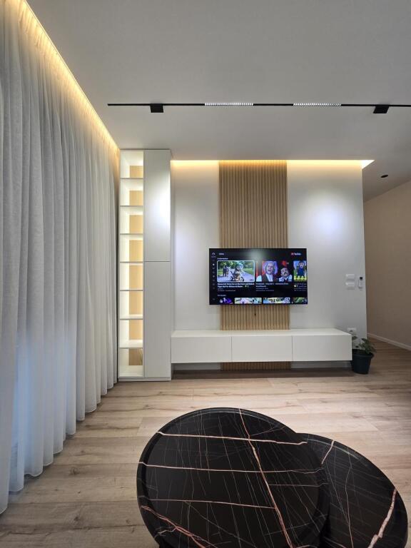 JEPET ME QERA APARTAMENT 2+1 1000 EURO XHAMLLIKU