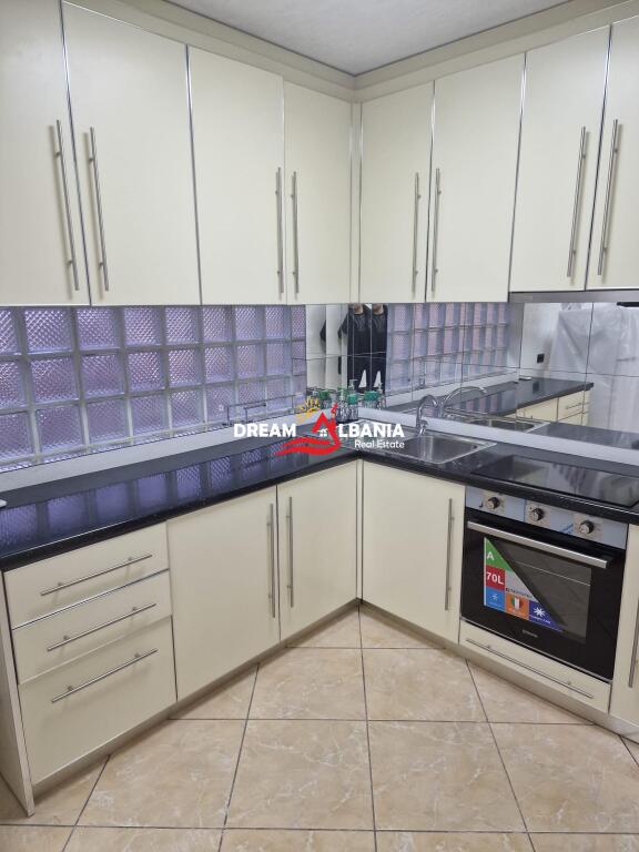 Casa privata in affitto a 21 Dhjetori vicino ai Dormitori di Ingegneria (ID 4241073).