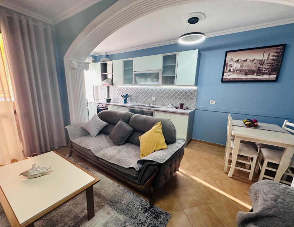 Affittasi Appartamento 2+1+1 Balcone