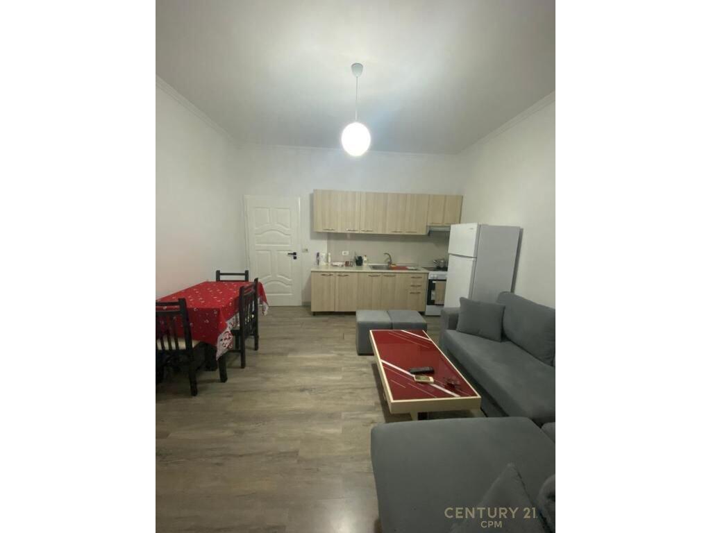 VILLA FOR RENT IN THE MUNICIPALITY OF PARIS – SUITABLE FOR RESIDENCE OR BUSINESS