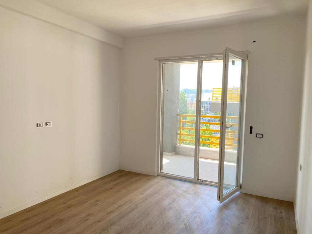 IN VENDITA, APPARTAMENTO 2+1+2, LAPRAKË, TIRANA, ID: 1001-15