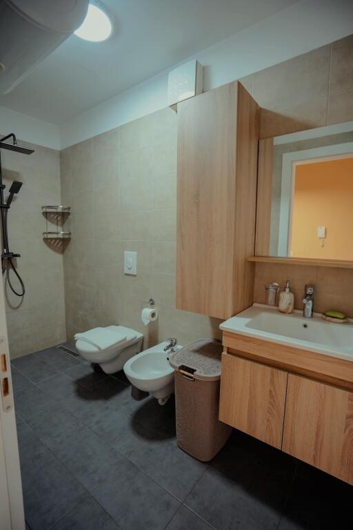 Jepet me Qira Apartament 1+1 – pranë SPAK-ut, Rruga Jordan Misja