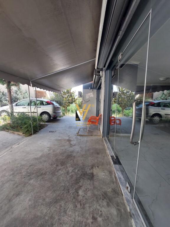 SHOP FOR RENT 60 M2 AT DRY LAKE 50,000 LEKE