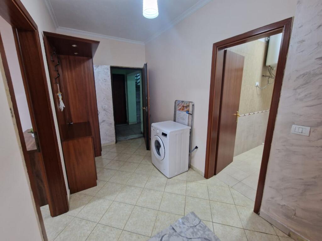 Jepet me qera apartament 2+1+2 tualete te Ish-Ekspozita "Shqiperia Sot"