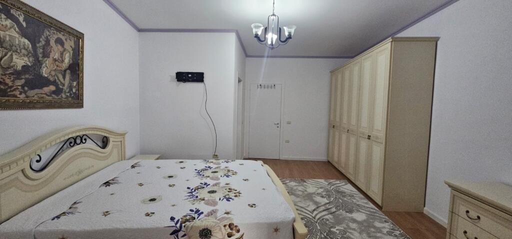 Affittasi super appartamento 2+1 - all'ingresso di Fresku