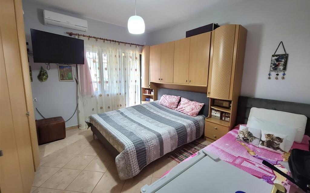 Appartamento 2+1+terrazza in vendita vicino a via Durresit hotel Colosseut